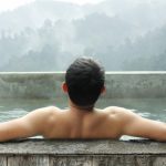 我要跳水啦!男泡溫泉撞池底「頸椎骨折」離世 家屬怒告業者:設計不合理