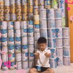 養小孩有多燒錢?媽媽無奈曬「整片奶粉金磚牆」結束5年夢魘 一算「牆面總金額」苦嘆:生一個就夠!