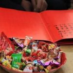 老闆喜得雙胞胎!辦滿月宴強制「要求員工隨禮5000」 宴會結束「員工們卻感動」得說不出話