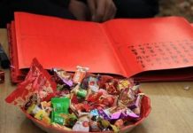 老闆喜得雙胞胎!辦滿月宴強制「要求員工隨禮5000」 宴會結束「員工們卻感動」得說不出話