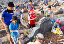 清明節拜阿公!妙齡女「掃墓一半突昏倒」被煞到 事後媽媽「連擲4聖筊」驚呼:是阿公來保護妳