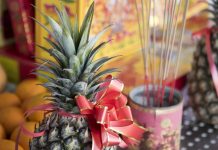 祭祖不燒金紙!南投夫妻「把現金當供品」:想吃什麼自己買 祖先也說好「8年一攤開明細」用途有意義