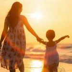 父子相依為命!「單親爸爸深夜下班」回家,看見兒子給自己留的「飯和字條」,忍不住流淚,網感動:來報恩的孩子