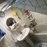 老房子設計有問題?年輕人不解「浴室為何總在樓梯下」怒批:反人類設計 「專業網友揭超實在原因」嘆:時代真變了