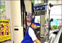 秒掀兩派論戰!加油喊500元,員工誤加到1039元「他當場拒付」,讓對方自己負責