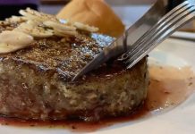 吃錯牛排被討160元差價!業者嗆「看到不一樣還吃」 學生控:態度差