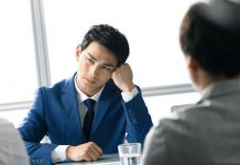 面試官:兩個「月」合起來是什麼字?女博士脫口而出:「朋」!當場被淘汰