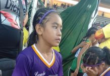 買不起球鞋!11歲女孩「膠布纏腳當鞋」還畫NIKE勾勾 忍痛奪3金牌「球鞋廠商得知後」結局太感人