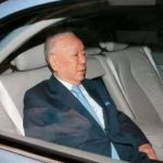 父親留420億遺產!擔心子孫敗光家業「只準兒子每月領200萬」 兒子算完時間「失去笑容」兒媳也傻眼