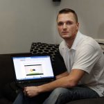 丟掉7500枚比特幣硬碟! 男子8年來「住垃圾桶狂翻」崩潰:價值100億