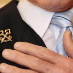 衣服上「交叉金鑰匙」揭密「世界最神秘組織」全台僅22人