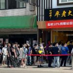 廖老大飲料店排5小時!公開加盟規定 網見金額狂讚:太佛