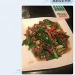 女友凌晨查勤,傳一張吃熱炒的照片,沒想到百密一疏….完蛋了!