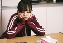 每月都給1萬孝親!她父親節「包3000送爸爸被嫌摳」 心酸哭問「是我真的包太少嗎」網友掀論戰