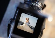 新郎不讓婚攝休息,他一怒之下「刪光婚禮照」轉頭就走!