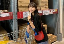 量販店巧遇鄰家女孩,搜出傳送門意外發現她真實身份… 真的讚!