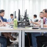 男子一個月「賺4萬5」苦喊存不到錢,當他PO出「收支明細」後惹怒網友:你活該!