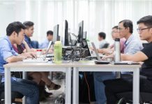 男子一個月「賺4萬5」苦喊存不到錢,當他PO出「收支明細」後惹怒網友:你活該!