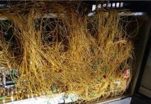 主管派他去整理電信箱雜亂的數據線,不料到了第九天後連強迫症的人都說好!