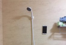 萌妹子想洗澡邊聽音樂突發奇想…沒想到結局悲劇了!!