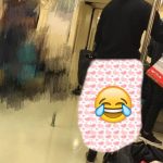 女子身穿「超狂紗裙」搭捷運,仔細看了裙子上的花紋….:防狼又防鬼