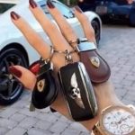 女富豪買賓利當玩具在買!為何「一直單身」?本人曝光,網友:…