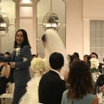 最強婚禮變身!長髮新郎二次進場沒換衣服卻「剪了頭髮」變超帥!網笑:髮型的重要性