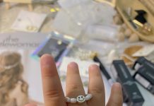 甜不辣手指超Q!賣首飾馬麻「請兒子當胖胖手模」賺奶粉錢 再曬出「本人超可愛臉蛋」姊姊全心動