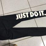 女友運動完脫下緊身褲發現「最強負面業配」!網友笑翻:「絕對不能買這條」