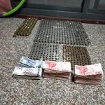 用飲水桶存錢!每天下班掏光「口袋所有零錢」 2年後打開「花2小時數錢」見金額嗨翻:年終自己賺~